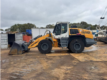 Колесен товарач LIEBHERR L 556