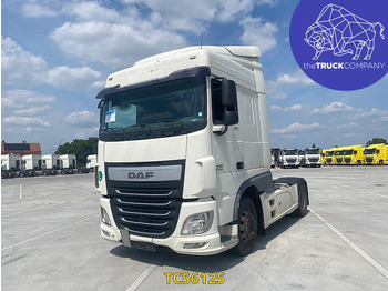 Влекач DAF XF