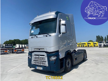 Влекач RENAULT T 520