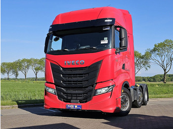 Влекач IVECO S-WAY