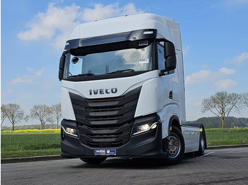 Влекач IVECO S-WAY