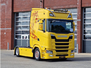 Влекач SCANIA S 500