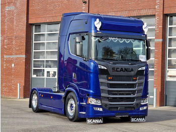 Влекач SCANIA S 660 V8