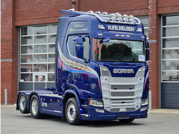 Влекач SCANIA S 770