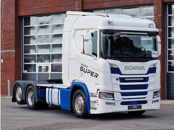 Влекач SCANIA R