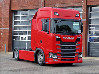 Влекач SCANIA S
