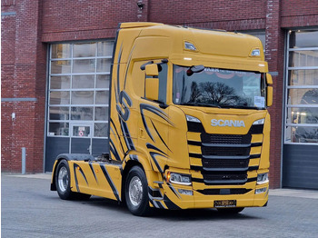 Влекач SCANIA S 540
