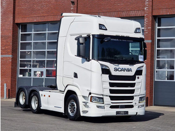 Влекач SCANIA S 580