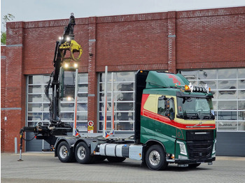 Камион за дърва VOLVO FH13 540