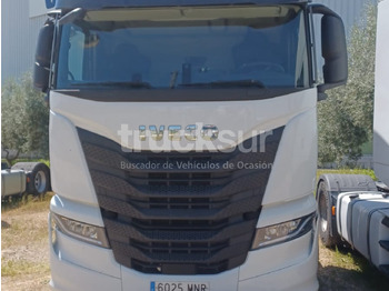 Влекач IVECO S-WAY