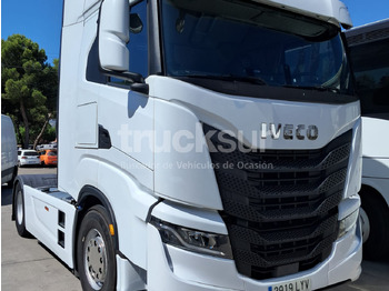 Влекач IVECO S-WAY