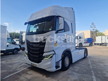 Влекач IVECO S-WAY