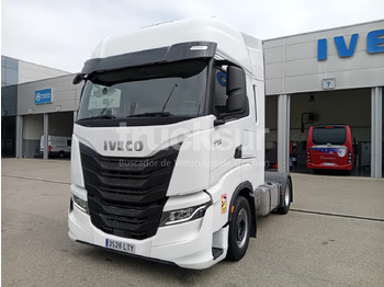 Влекач IVECO S-WAY