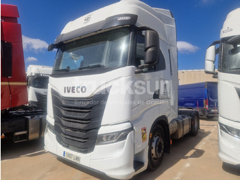 Влекач IVECO S-WAY