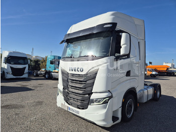 Влекач IVECO S-WAY