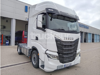 Влекач IVECO S-WAY
