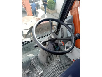 Колесен багер Hitachi ZAXIS 140W: снимка 4