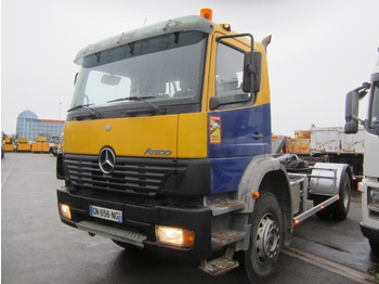 Мултилифт с кука камион MERCEDES-BENZ Atego 1823
