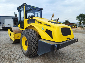 Компактор BOMAG