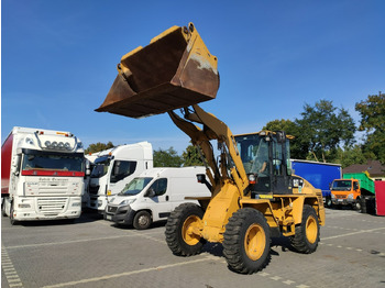 Колесен товарач CATERPILLAR 914