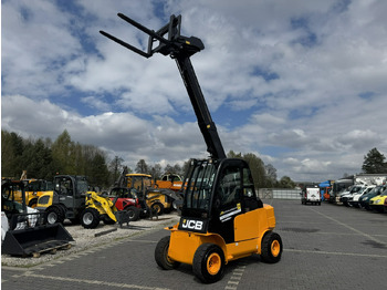 Телескопичен товарач JCB