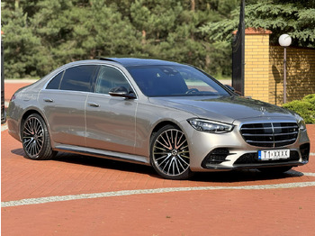 Седан MERCEDES-BENZ