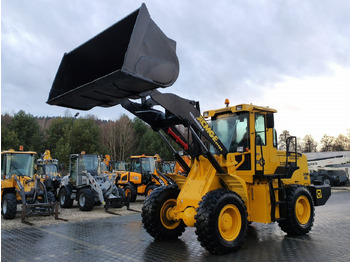 Колесен товарач XCMG ZL30G
