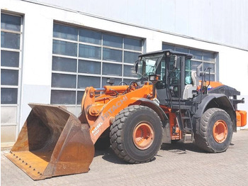 Колесен товарач Hitachi ZW 250-6: снимка 2