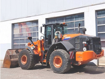 Колесен товарач Hitachi ZW 250-6: снимка 3