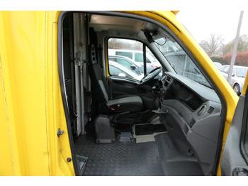 Interior photo 2: Лекотоварен автомобил фургон IVECO Daily 35 S11 C30C AUTOMATIK KAMERA MAXI KAMERA R
