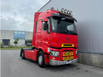 Влекач RENAULT T 520