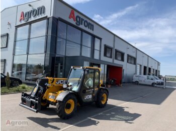 Телескопичен товарач JCB