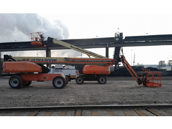 Телескопичен колесен товарач JLG
