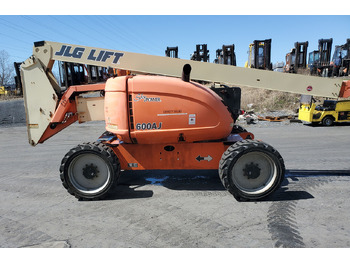 Телескопичен колесен товарач JLG 600AJ