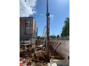 Машина за набиване Llamada P130: снимка 3 Машина за набиване Llamada P130: снимка 3