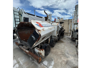 Асфалтополагач