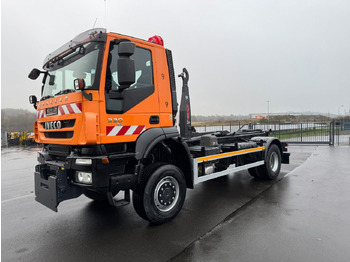 Мултилифт с кука камион IVECO Trakker