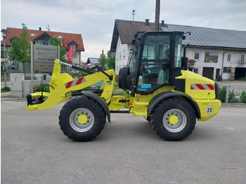 Колесен товарач CATERPILLAR 908H