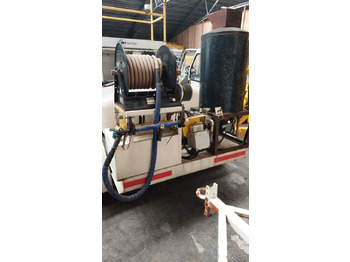 Размразител на самолети JBT GS320 Towable De-icer: снимка 4 Размразител на самолети JBT GS320 Towable De-icer: снимка 4