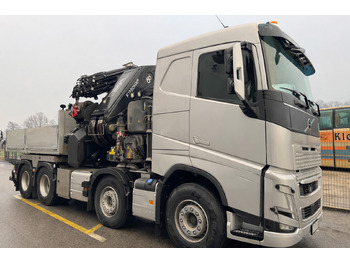 Камион с кран VOLVO