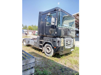 Влекач RENAULT Magnum 440