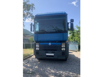 Влекач RENAULT Magnum