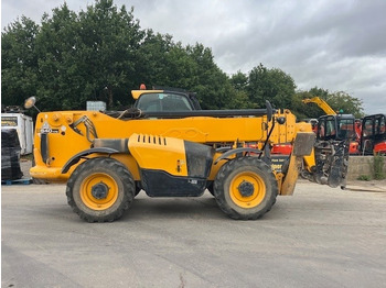 Телескопичен товарач JCB