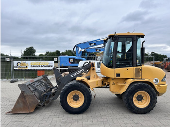 Лизинг на VOLVO L 30 B PRO 3er Kreis Klappschaufel+Palettengabel VOLVO L 30 B PRO 3er Kreis Klappschaufel+Palettengabel: снимка 1 Лизинг на VOLVO L 30 B PRO 3er Kreis Klappschaufel+Palettengabel VOLVO L 30 B PRO 3er Kreis Klappschaufel+Palettengabel: снимка 1