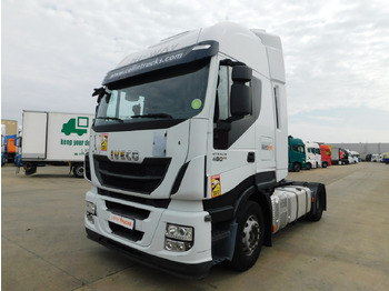 Влекач IVECO