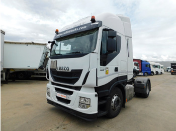 Влекач IVECO