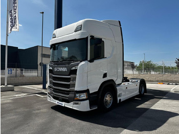 Влекач SCANIA R 450