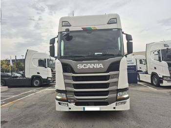 Влекач SCANIA R 450