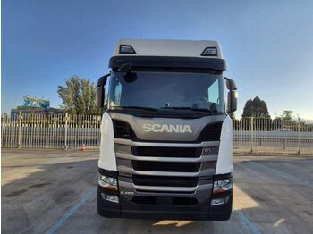 Влекач SCANIA R 450