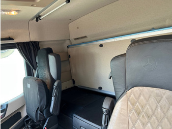 Лизинг на Mercedes-Benz Actros 3551 L 8x2/4 Actros 3551 L 8x2/4, Vorlauflenkachse, Doppelbereifte Nachlaufliftachse Mercedes-Benz Actros 3551 L 8x2/4 Actros 3551 L 8x2/4, Vorlauflenkachse, Doppelbereifte Nachlaufliftachse: снимка 5